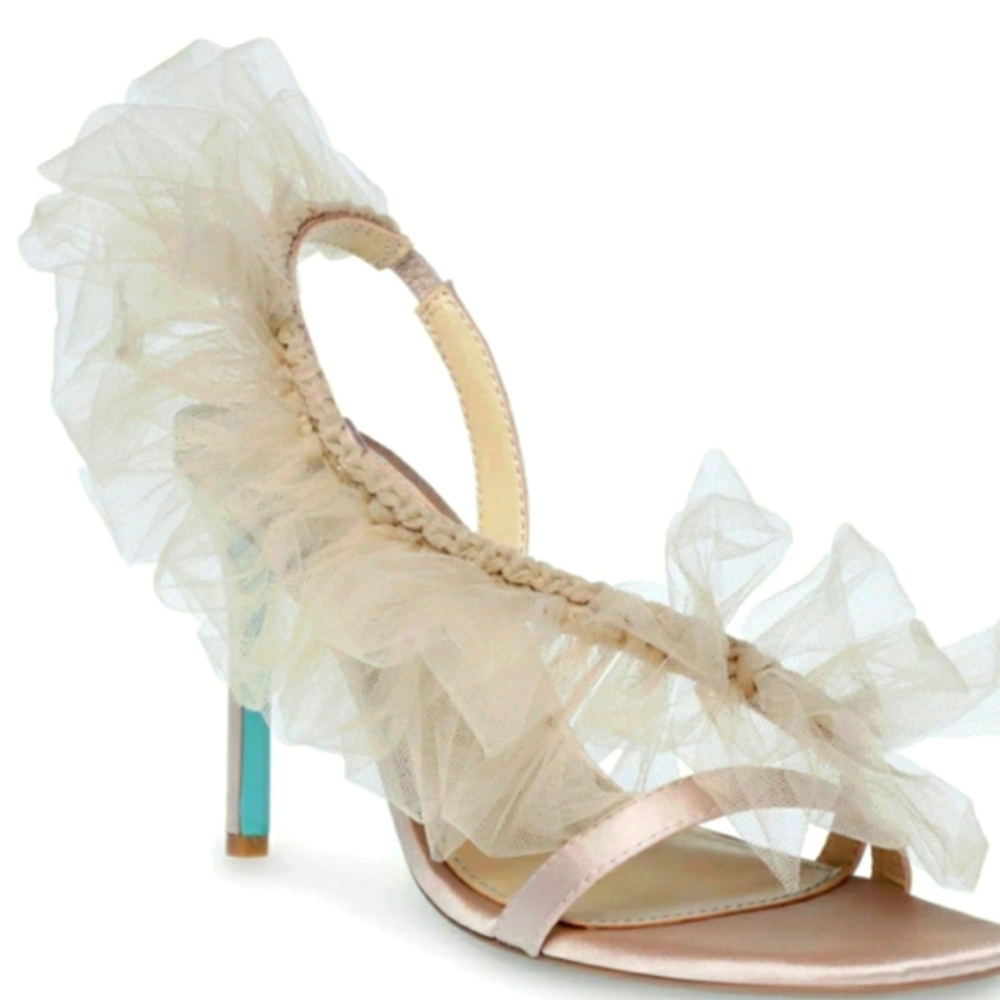 🎀 BETSEY JOHNSON Devon Sandal